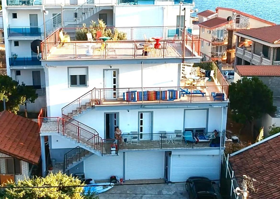 Apartments Apartmani Bojana Утеха Екстериор снимка