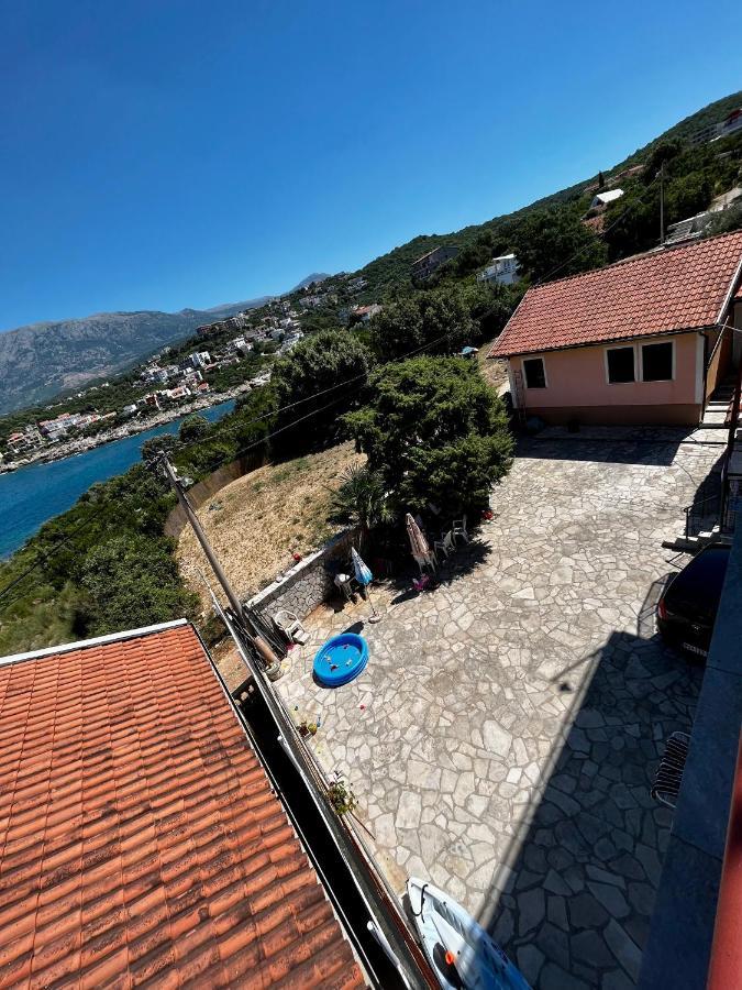 Apartments Apartmani Bojana Утеха Екстериор снимка