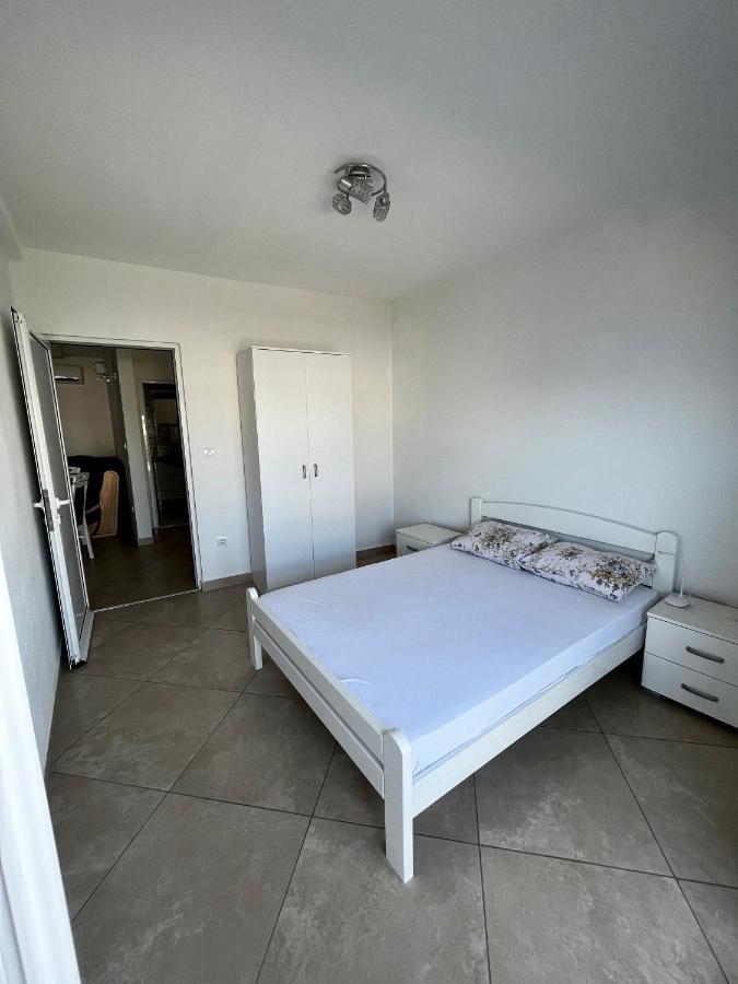Apartments Apartmani Bojana Утеха Екстериор снимка