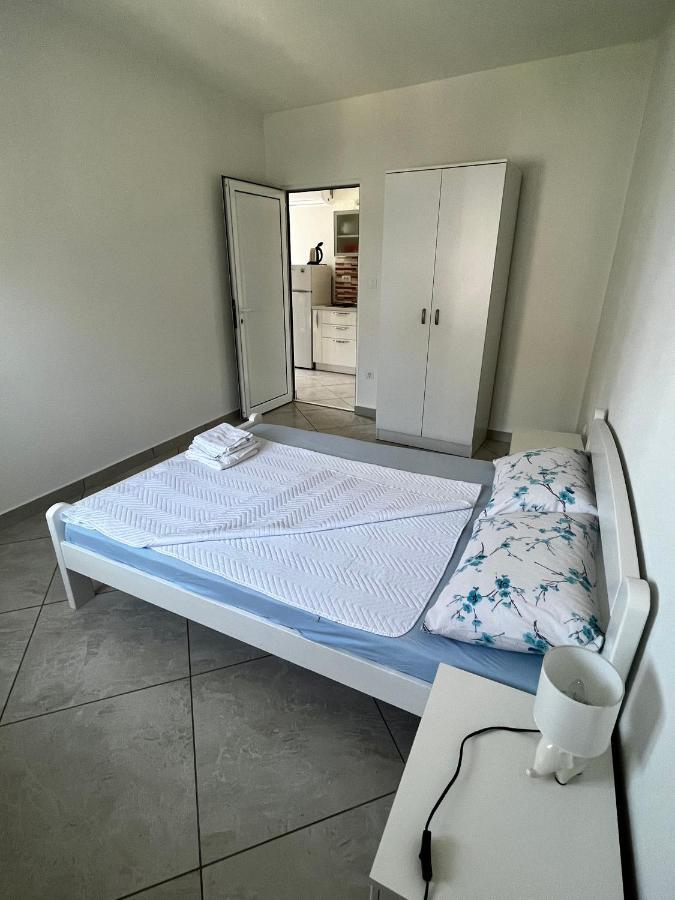 Apartments Apartmani Bojana Утеха Екстериор снимка