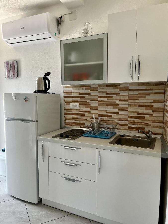 Apartments Apartmani Bojana Утеха Екстериор снимка
