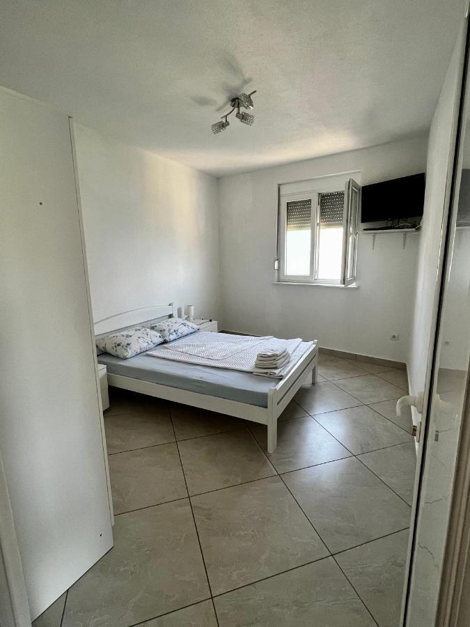 Apartments Apartmani Bojana Утеха Екстериор снимка