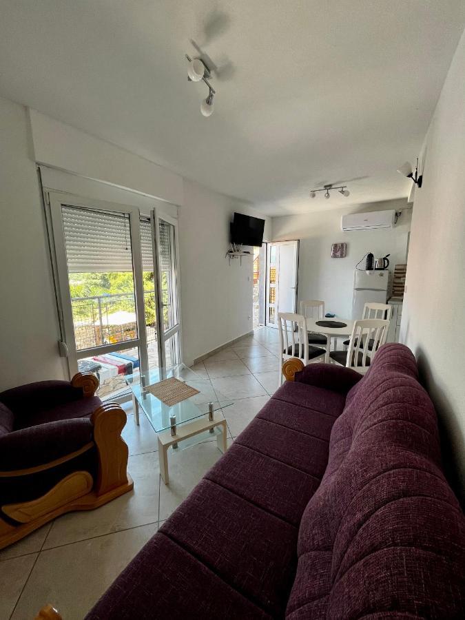 Apartments Apartmani Bojana Утеха Екстериор снимка