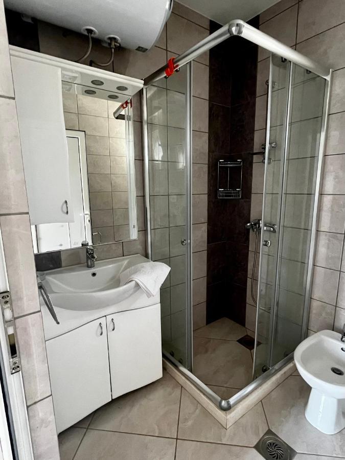 Apartments Apartmani Bojana Утеха Екстериор снимка
