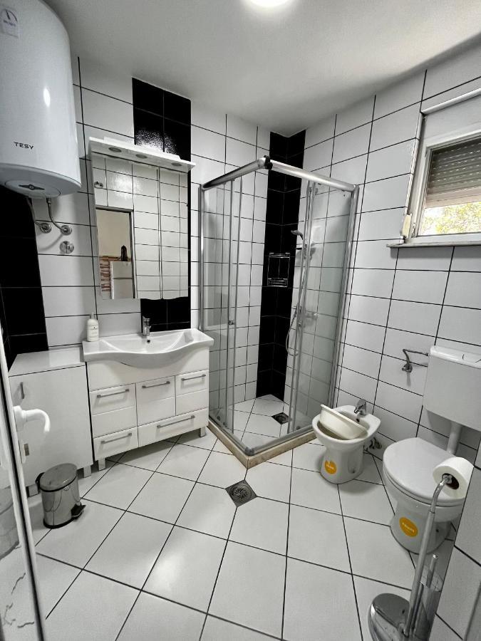 Apartments Apartmani Bojana Утеха Екстериор снимка