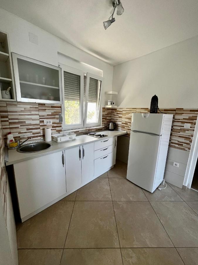 Apartments Apartmani Bojana Утеха Екстериор снимка