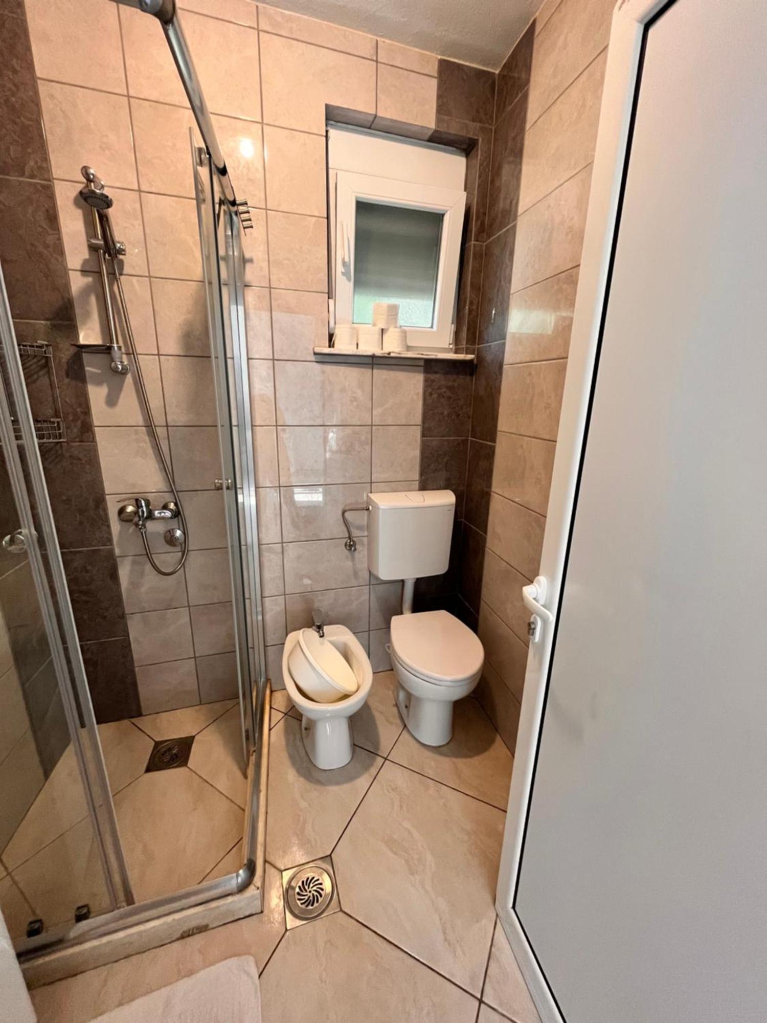 Apartments Apartmani Bojana Утеха Екстериор снимка