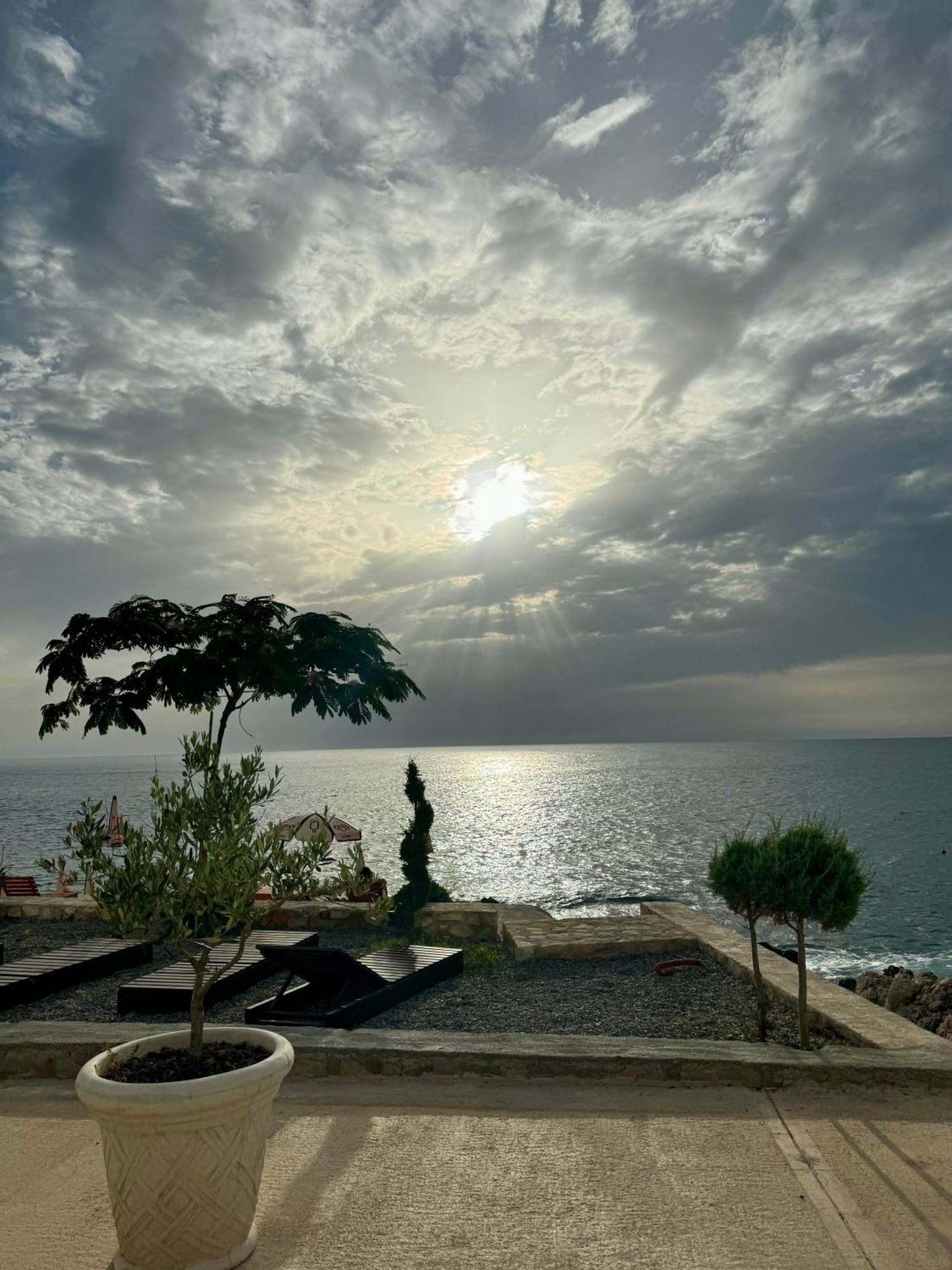 Apartments Apartmani Bojana Утеха Екстериор снимка